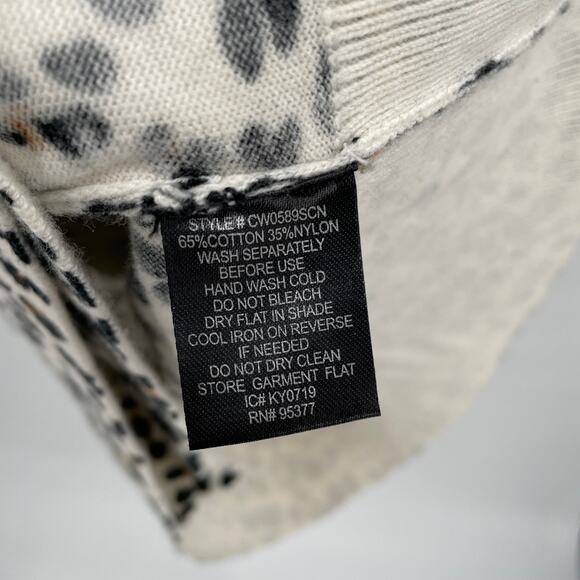 Sanctuary XOXO Animal Print V Neck Sweater // XS - Picture 12 of 13